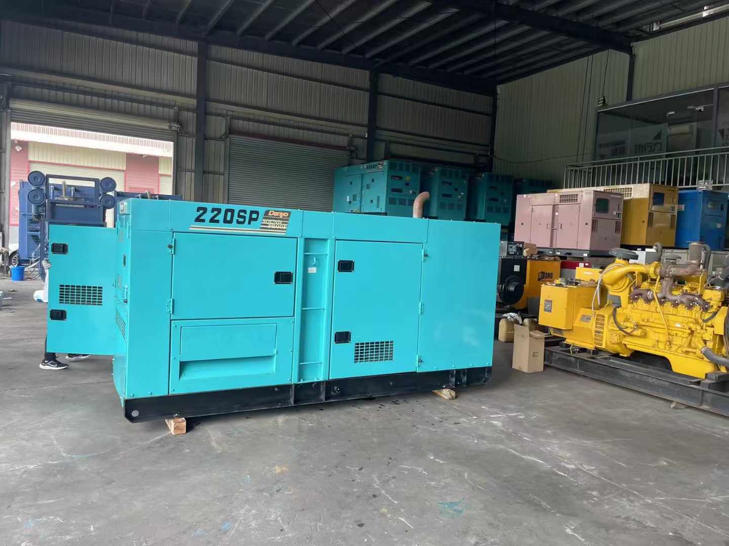 罗山柴油发电机组长期不间断运行时，如何监控其温度和压力？