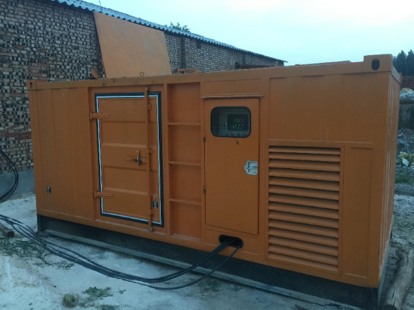 罗山发电机组长期使用中，电缆线的敷设路径有哪些要求？